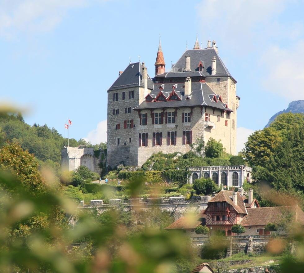 Château de menthon saint bernard